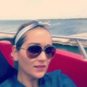 Meet your Posher, Martinez